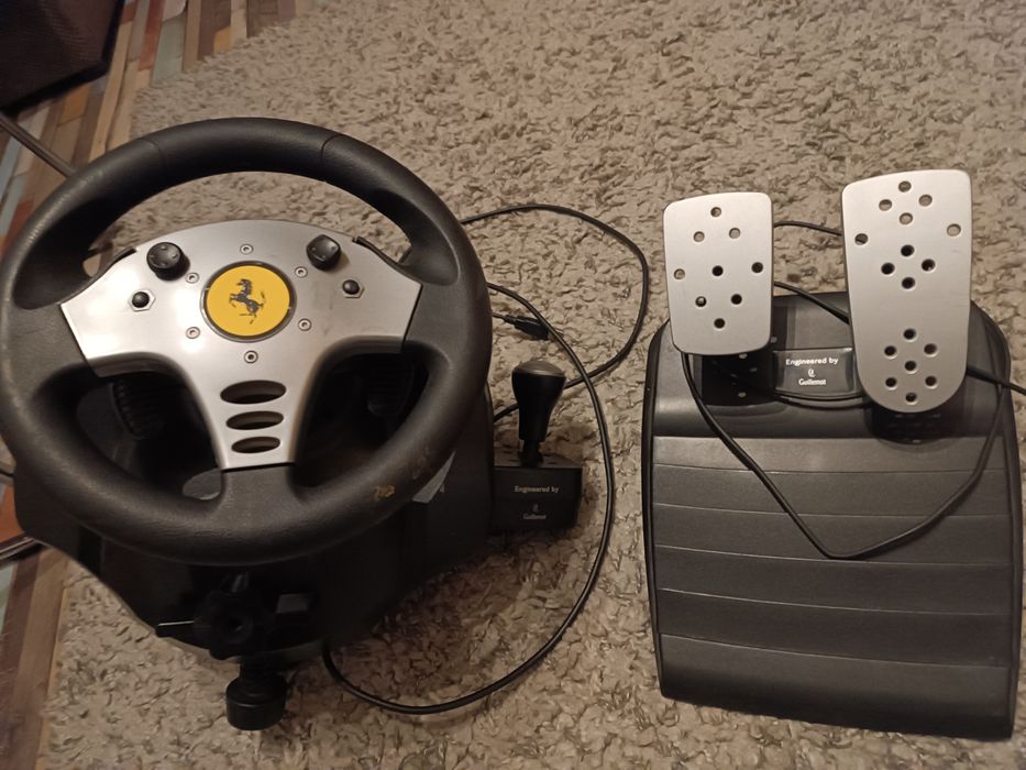 Volan Racing wheel cu pedale schimbator Guillemot Ferrari pt PC laptop