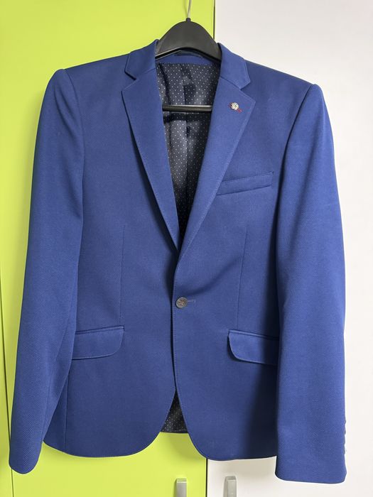 Vand costum de barbati albastru