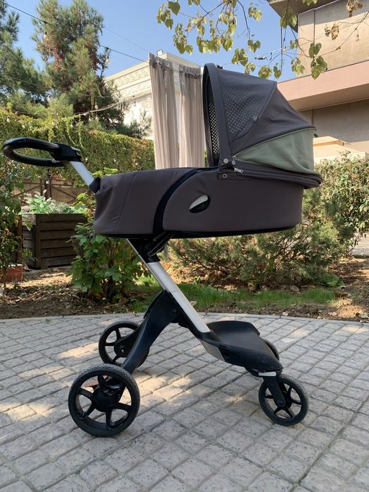 Продаю премиальную коляску Stokke Xplory