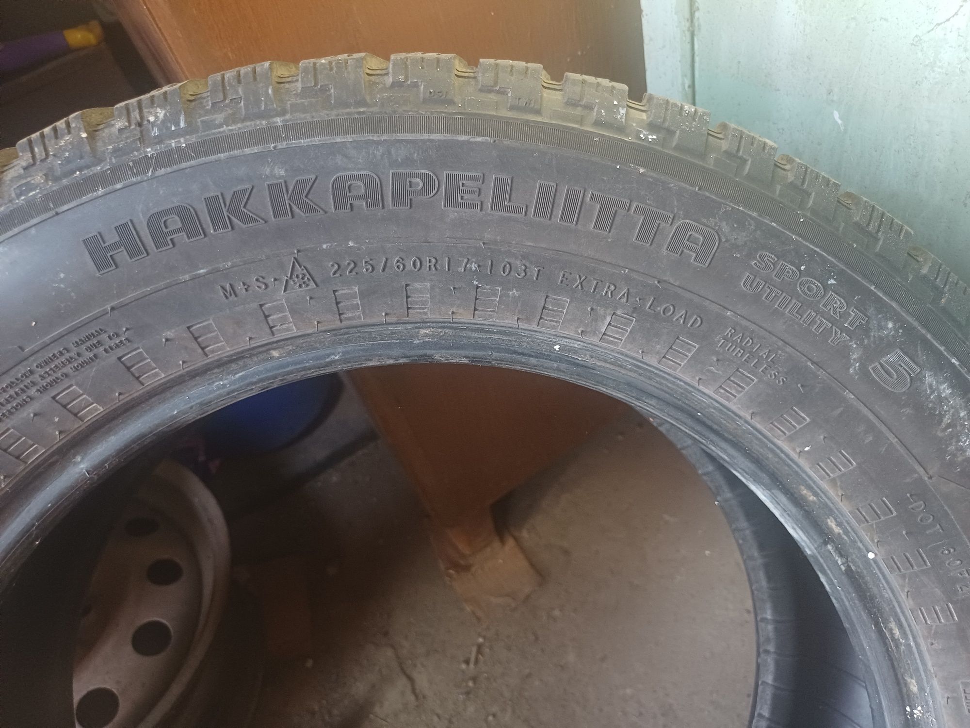 Продам зимние шины NOKIAN 225/60/17