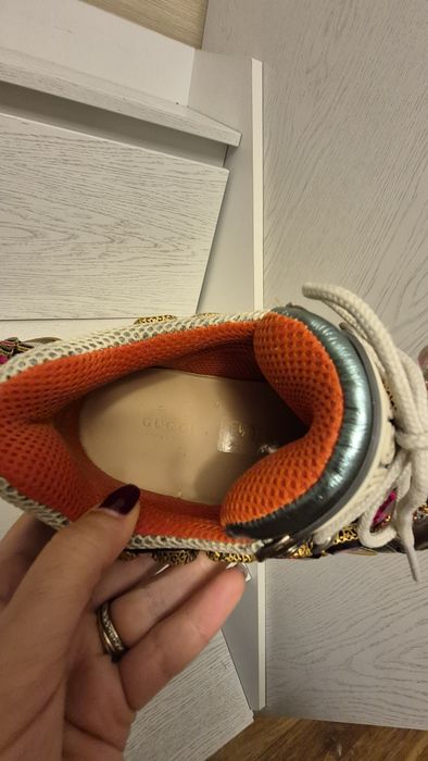 Оригинални изключително запазени маратонки Gucci