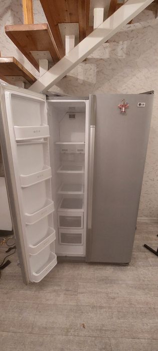 СРОЧНО! Холодильник Side-by-Side LG GR-B207TLQA 550 л как новый!