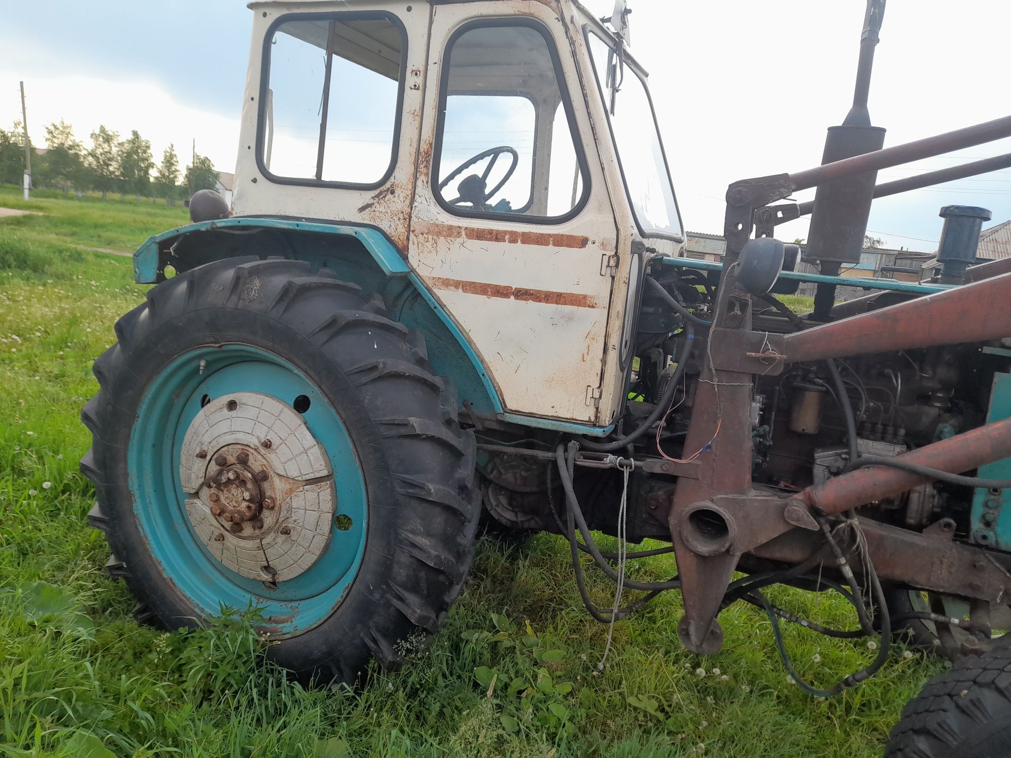 Продам. . Рулевое с дозатором. Резине 2 года