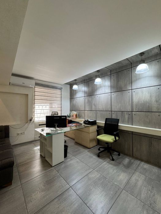 Продажа комерческое помешение ц-5 магазин Lacoste 125м2