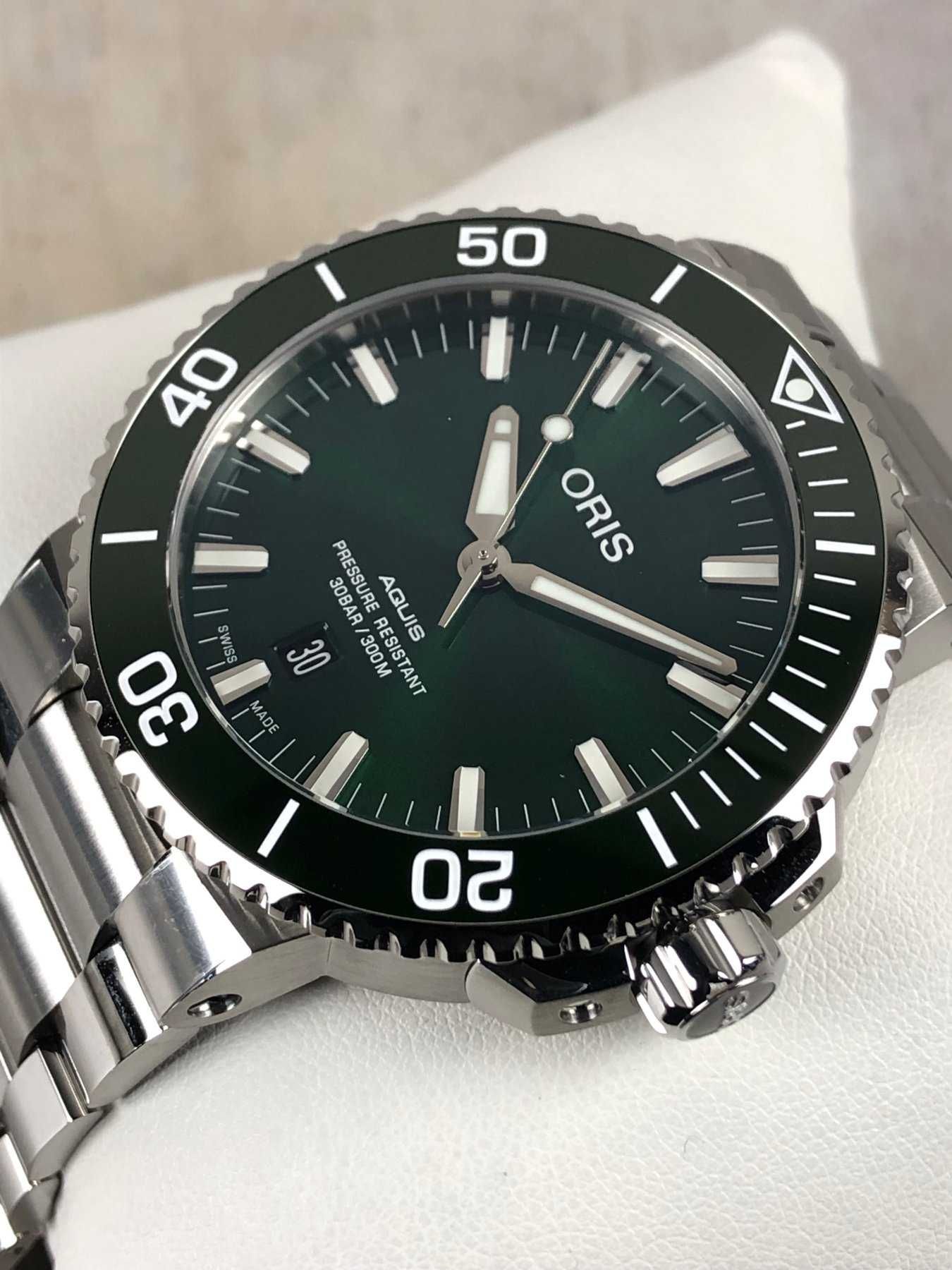 Oris Aquis Date  01   733   7730   4157-07   8   24   05PEB