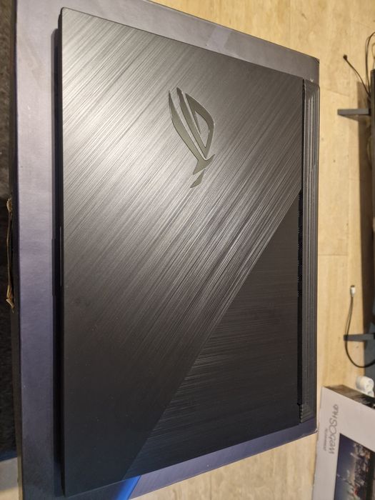 Laptop Asus Rog Strix G712L