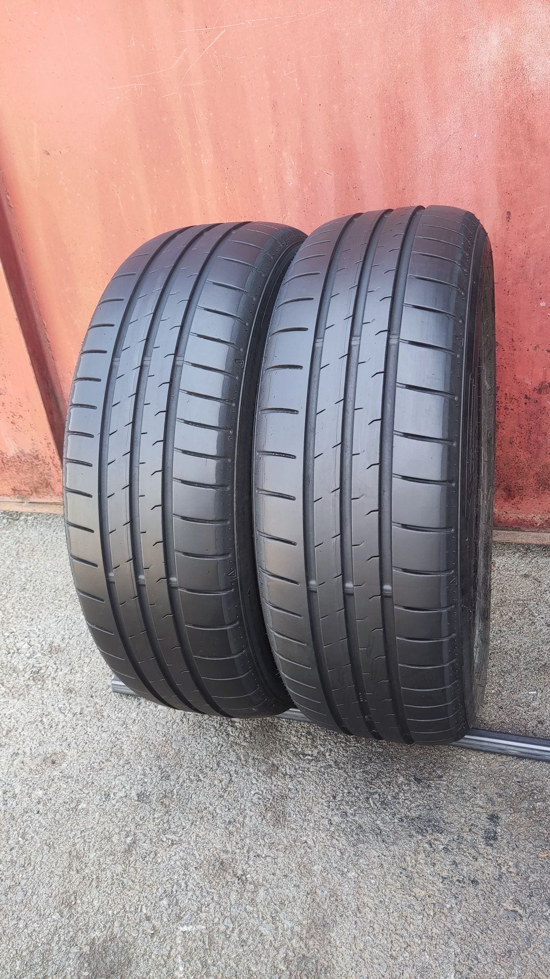 2бр. летни гуми 205/55/16 Falken, дот5023
dot22
6.7mm 
Добро състояние