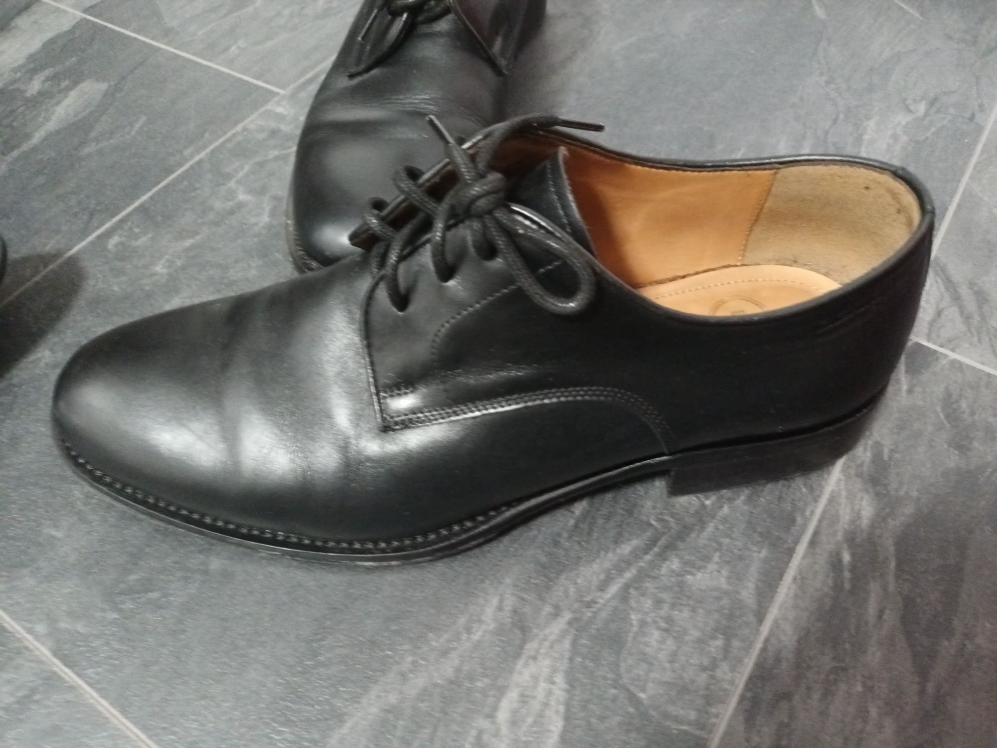 Pantofi eleganti