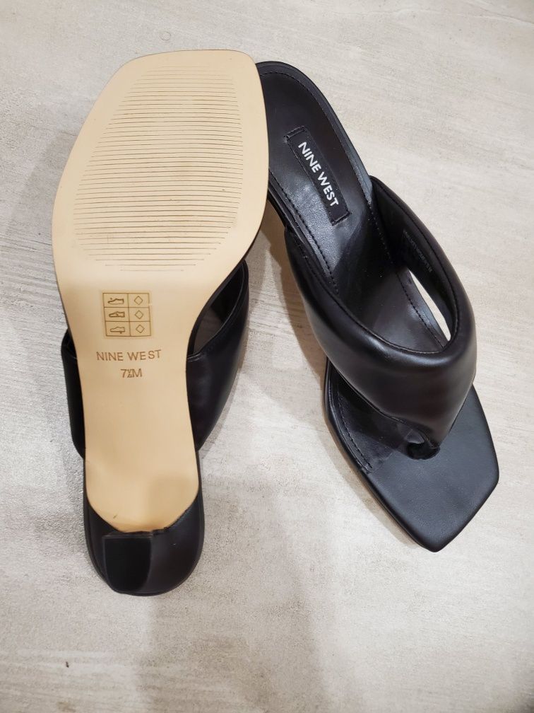 Елегантни чехли Nine West