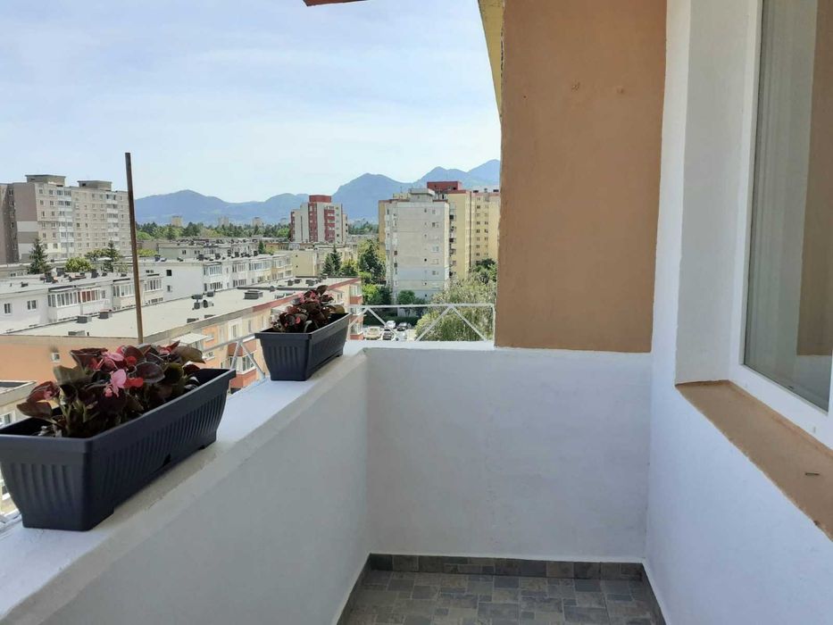 Particular inchiriez apartament 2 camere renovat zona ITC Brasov