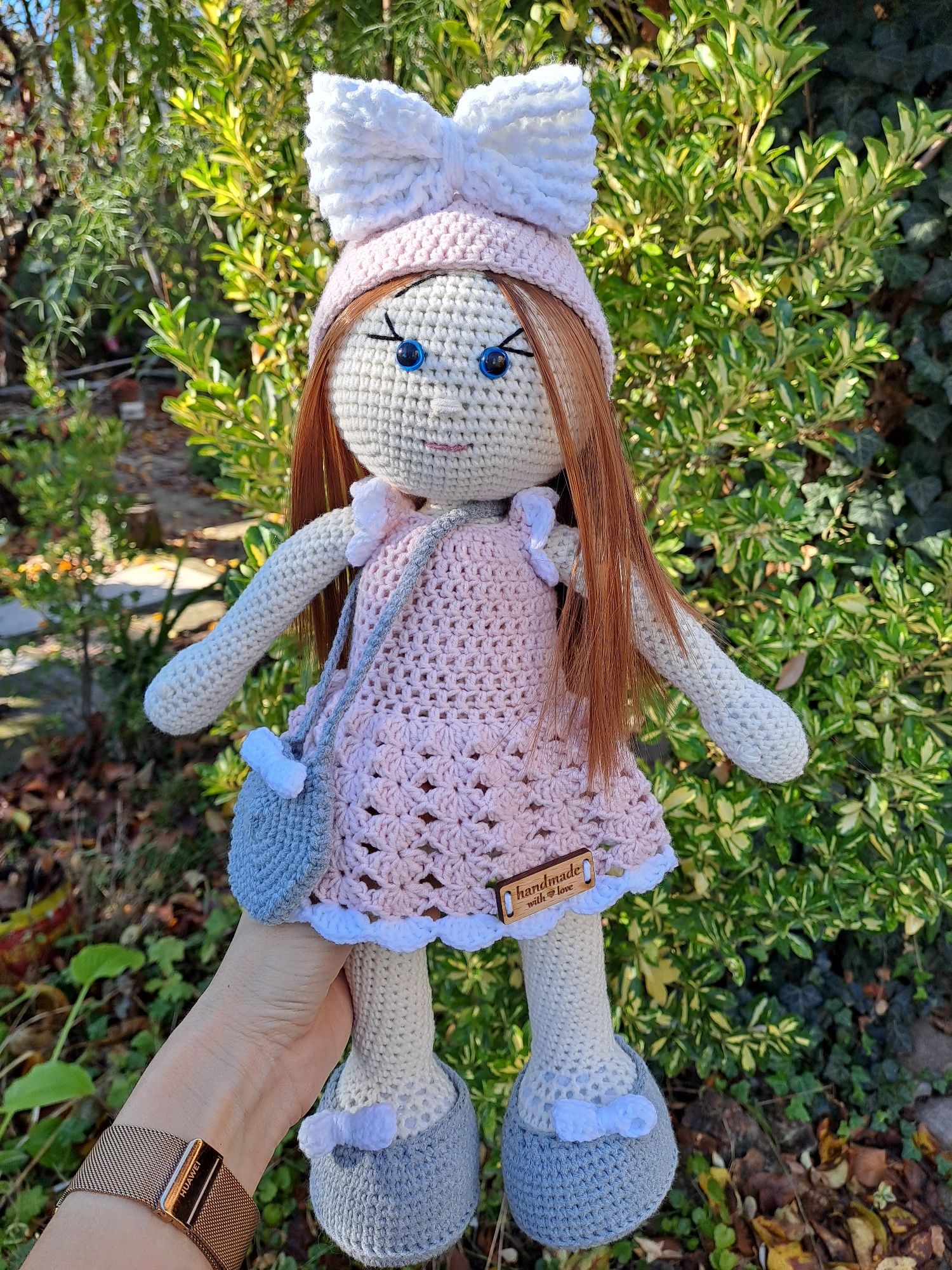 Ръчно плетена кукла