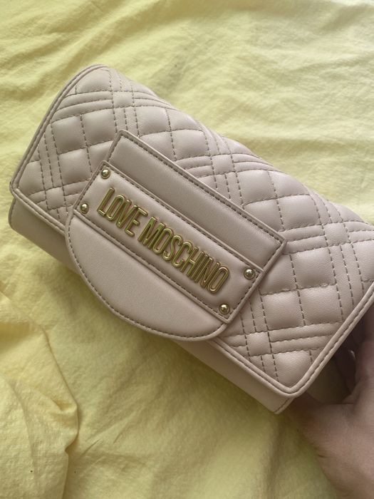 Love moschino оригинална чанта
