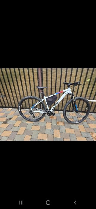 Vând bicicletă  CUBE SLX
