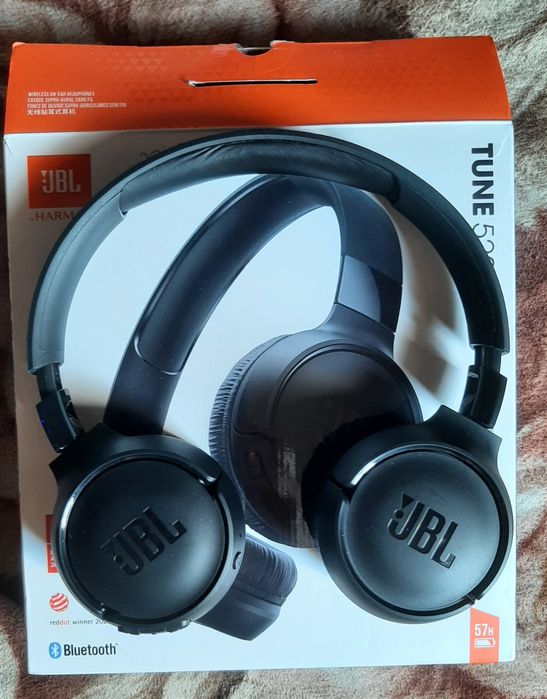 Vând căști originale jbl în stare bună wireless bluetooth