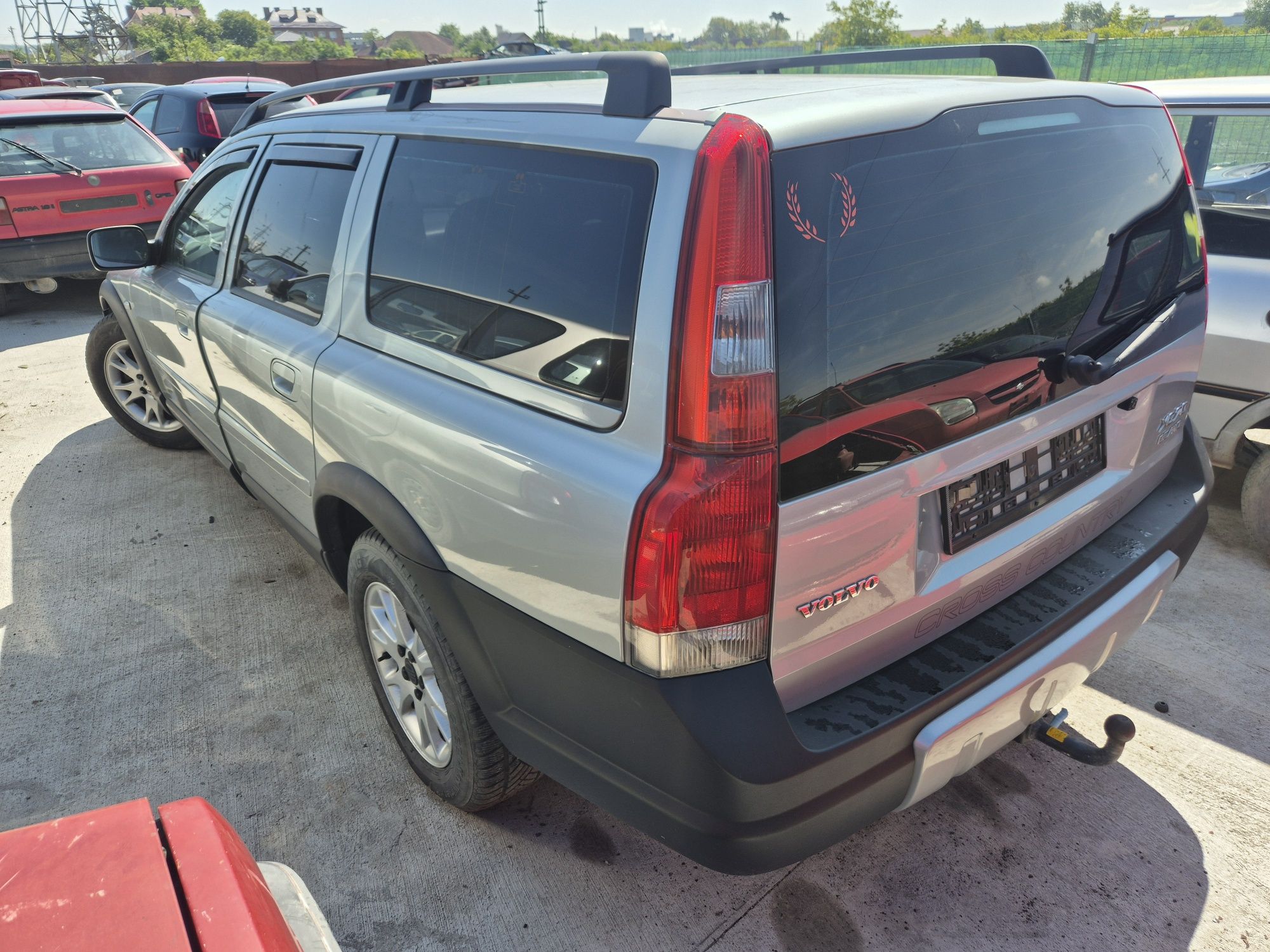 Dezmembram Volvo XC70 2004 2.4jtd 4x4 AUTOMAT