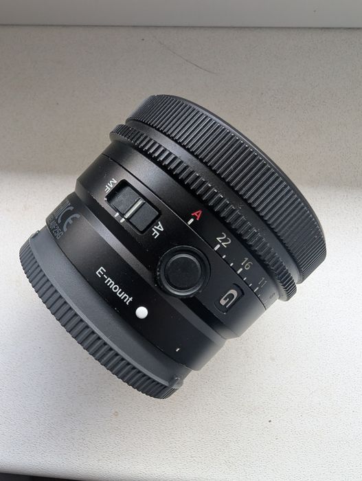 Обектив Sony FE 40mm f/2.5 G