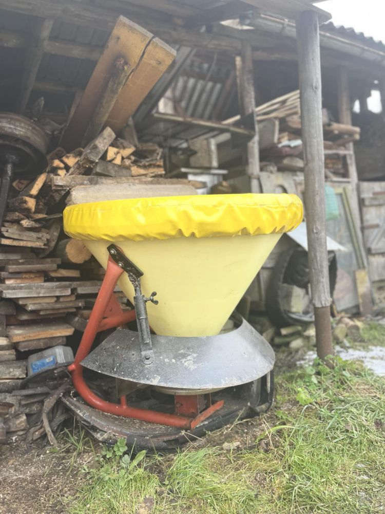 Vand salarita si cabina in stare perfecta
