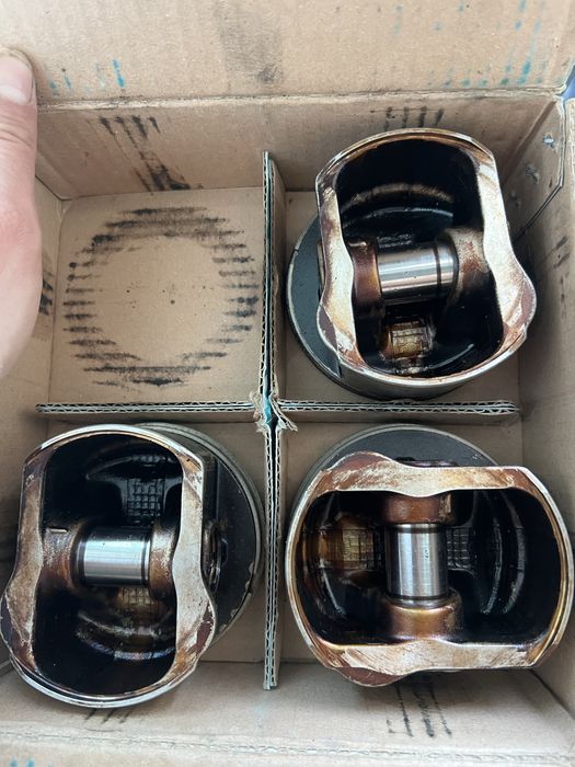 Поршен на тойота прадо 120 2,7 л