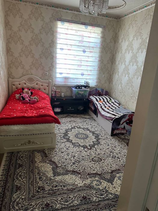 Hovli sotiladi 6 sotix 5 xona