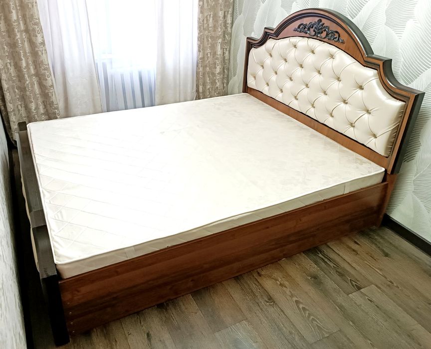 Двуспальная кровать ( 220 см * 180 см)