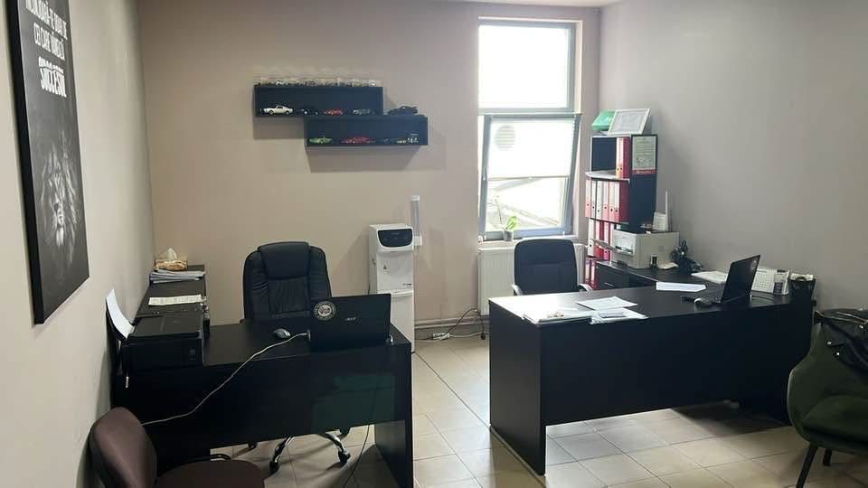 Vand Mobilier birou