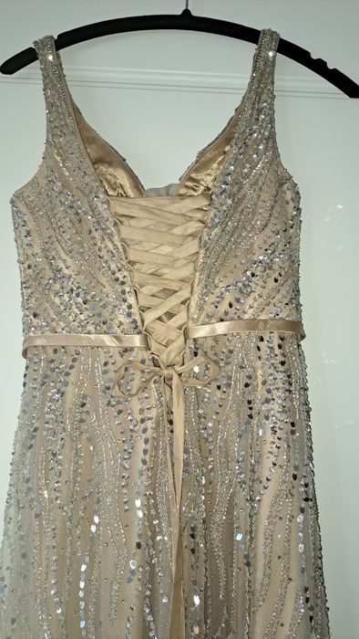 Официална  рокля