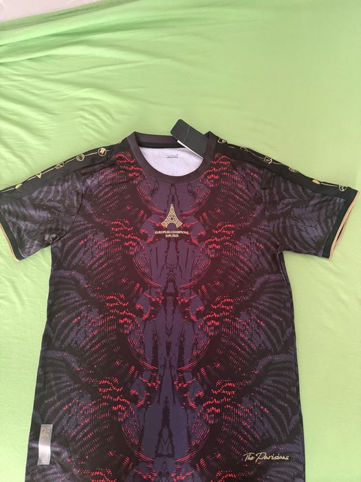 Висококачествени футболни тениски