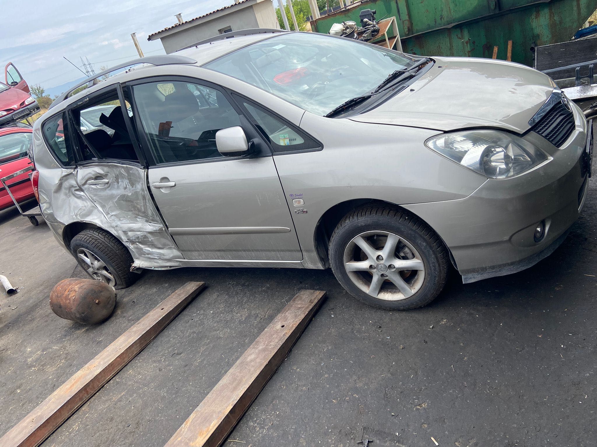 Toyota Corolla Verso/Тойота Корола 2003 2.0d 66kw на части !!