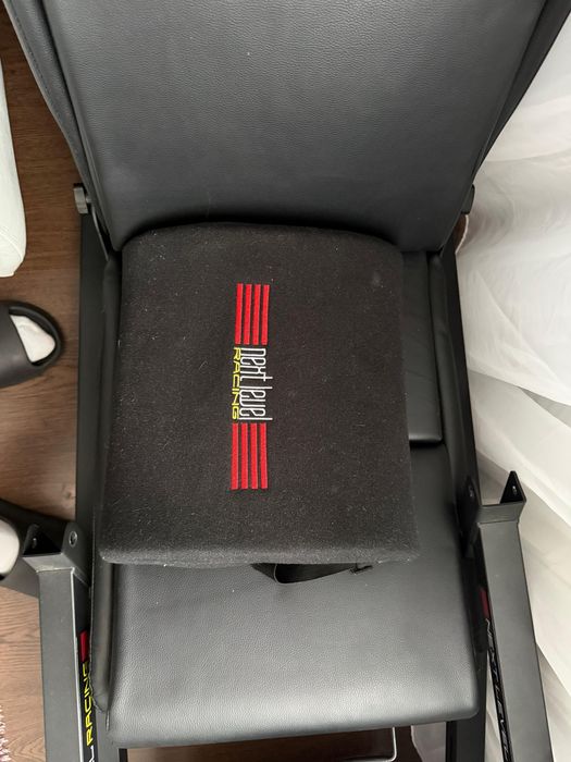 Cockpit F1 NLR F-GT + Thrustmaster T300 full set – stare perfectă