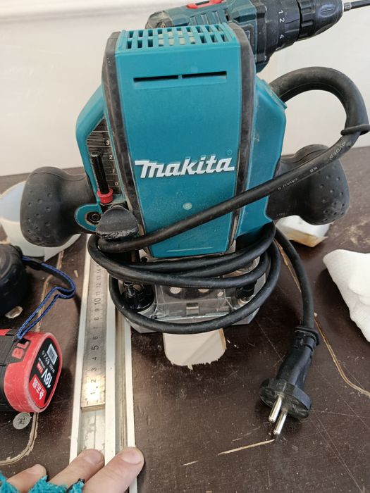 Продам фрезер макита