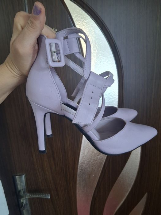 Pantofi mov de ocazie