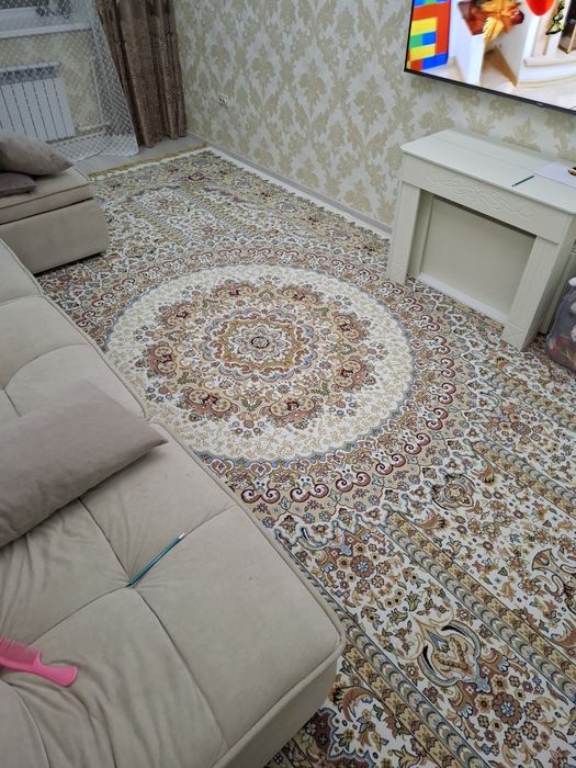Ковёр  большой в зал.