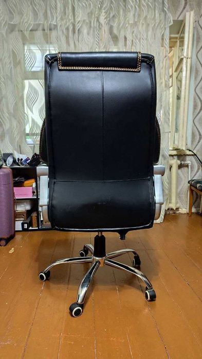 Офисное кресло в идеальном состоянии