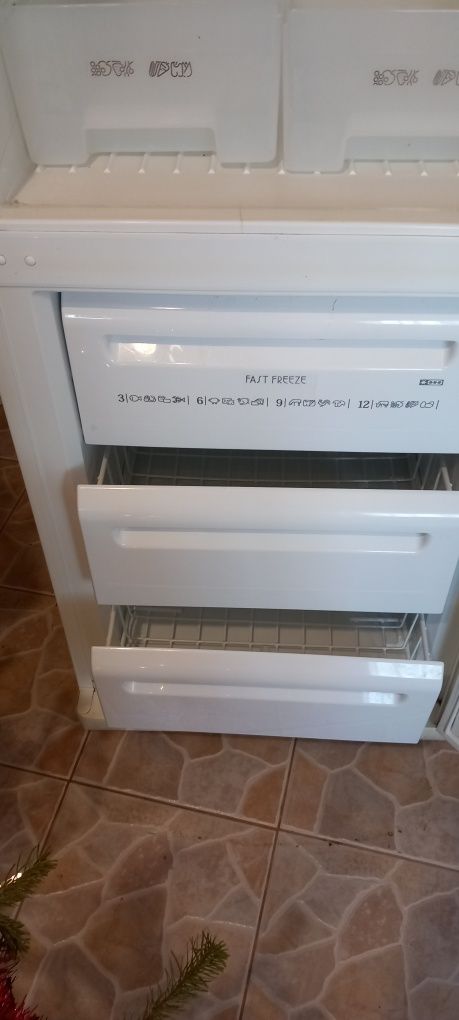 Vind combina frigorifica zanussi