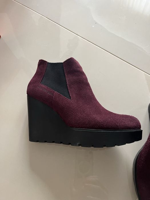 Продавам дамски боти Calvin Klein