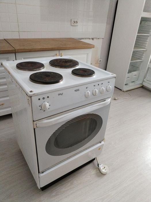 Плита электрическая с духовкой