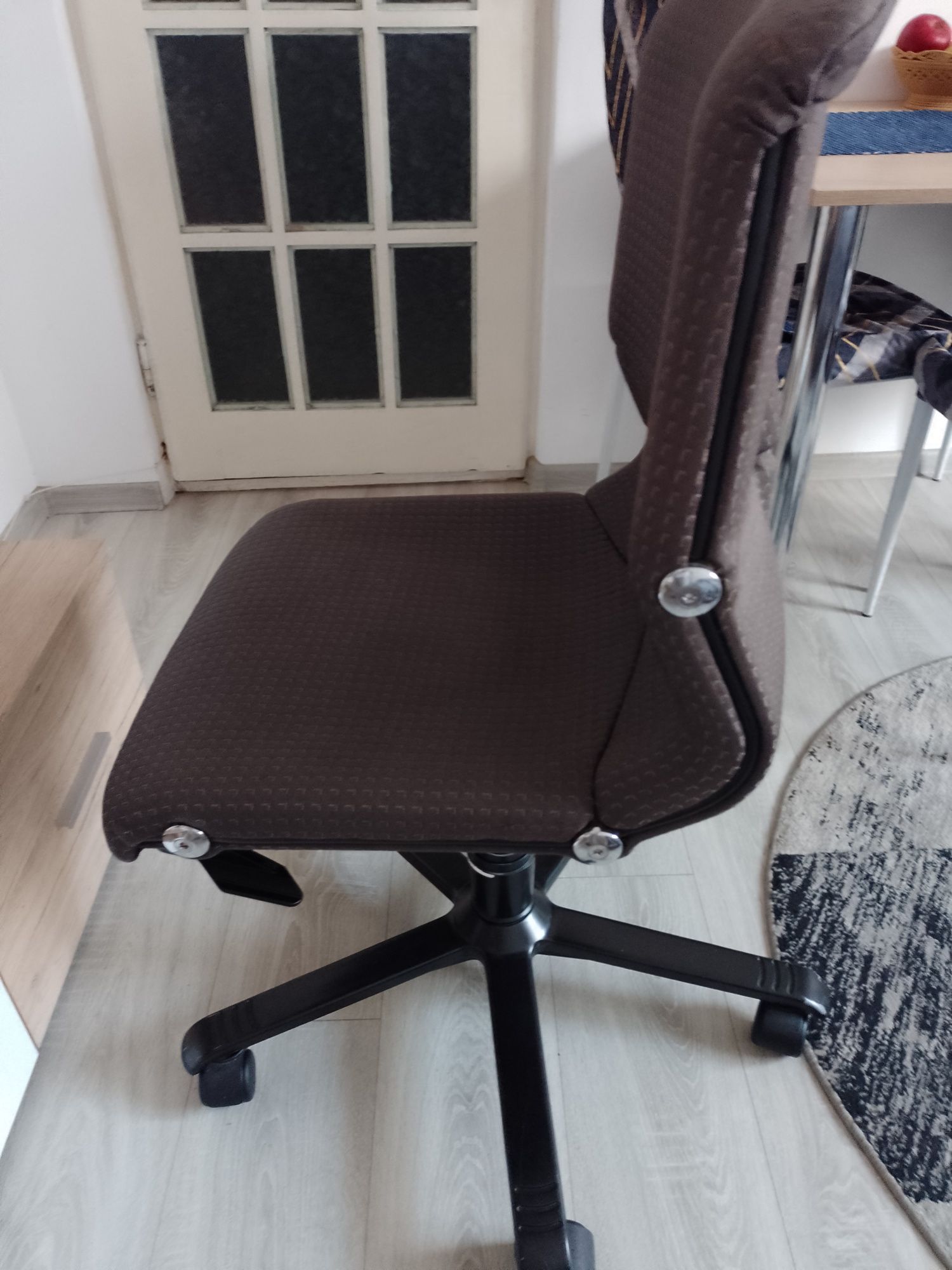 Scaun birou rotativ
