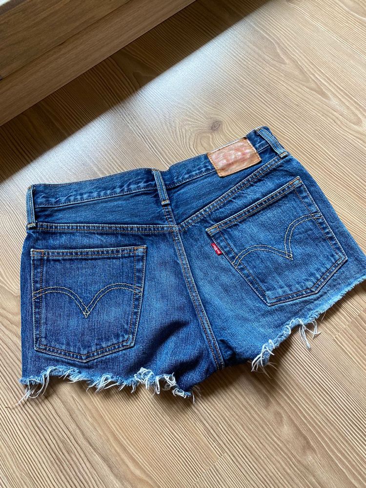 Къси панталони levis