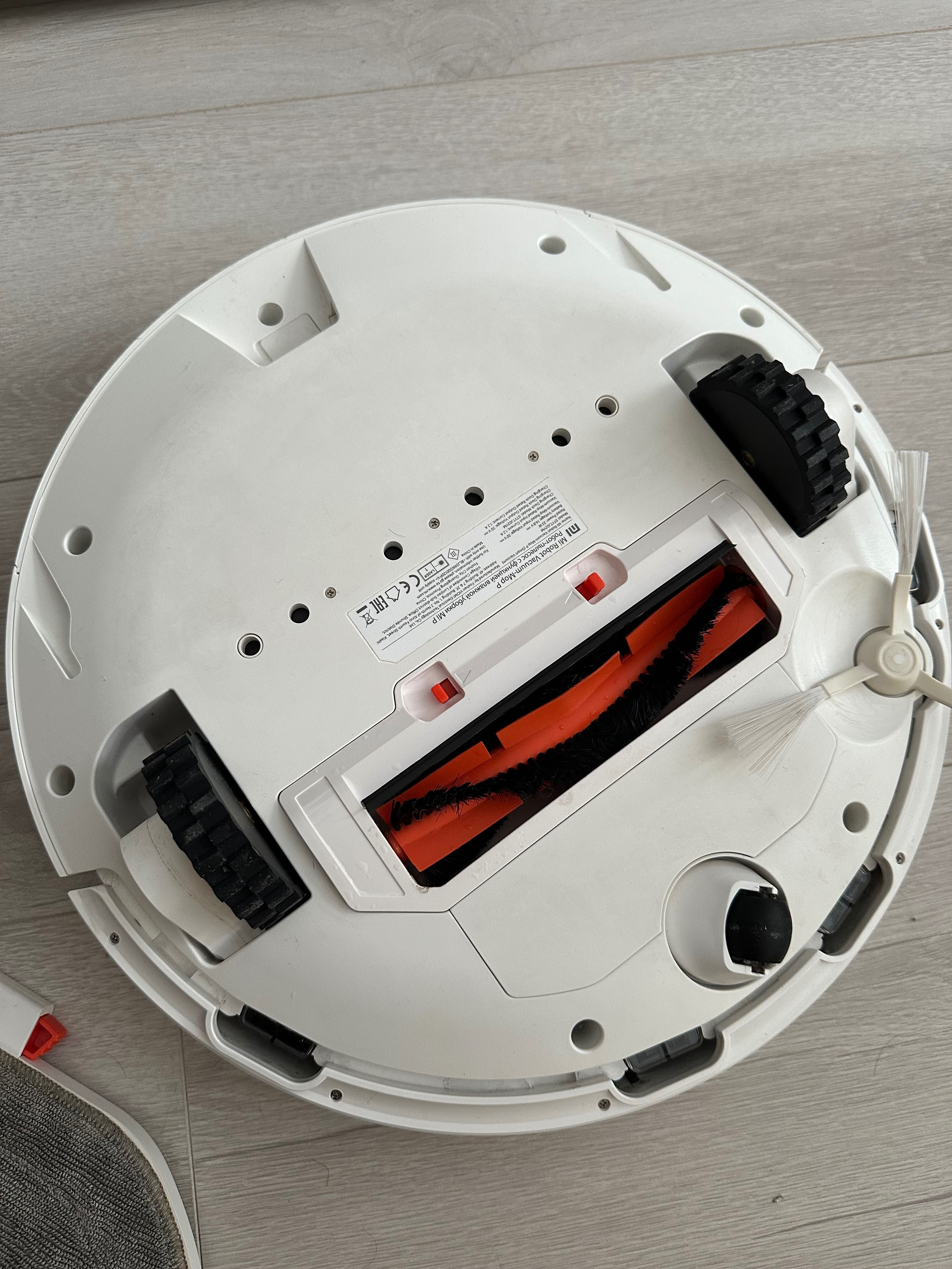 Прахосмукачка робот Xiaomi Mi Robot Vacuum Mop Pro - отлично състояние