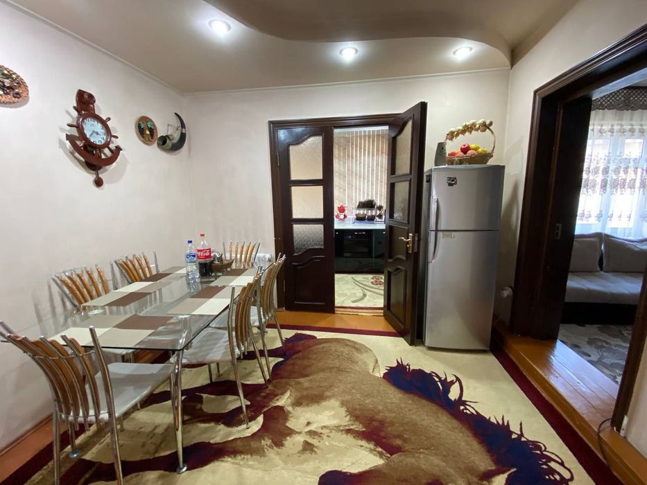 Продаётся квартира Юнусобод Шахристанская 4 ком рядом метро карзинка