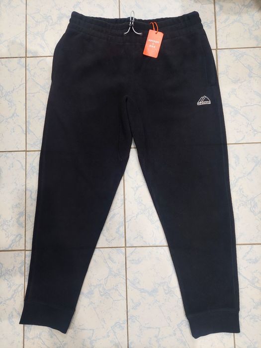 Pantaloni barbati M Superdry