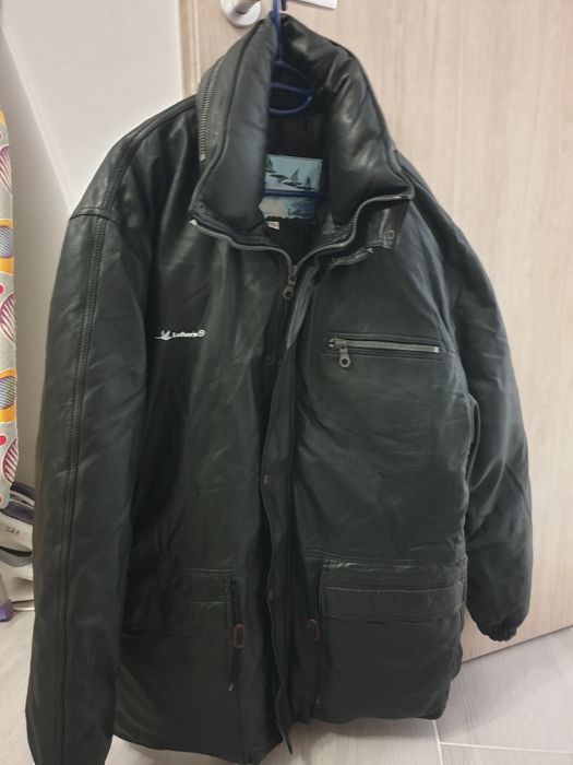 Parker din piele naturala foarte fina ,marimea  XL  în stare foarte b.