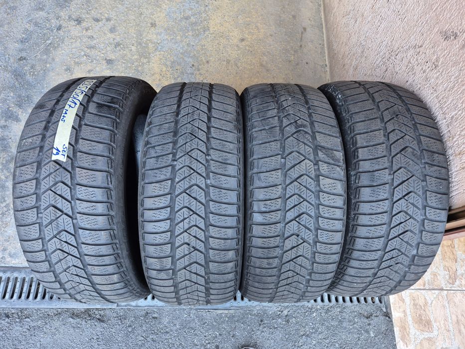 Vând cauciucuri 225/50/17 M+S set complet//Pirelli//
