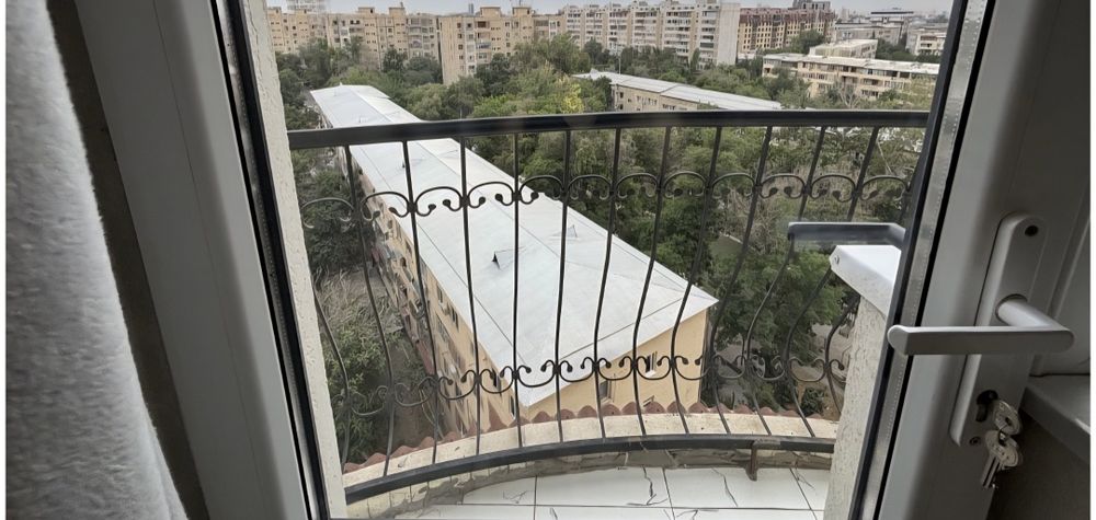 Юнусабад 4 квартал. Продается квартира 1/10/11