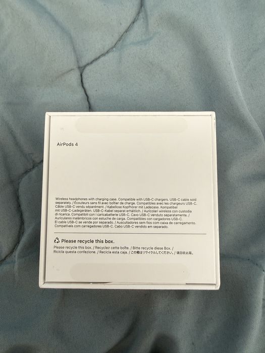 AirPods 4 слушалки