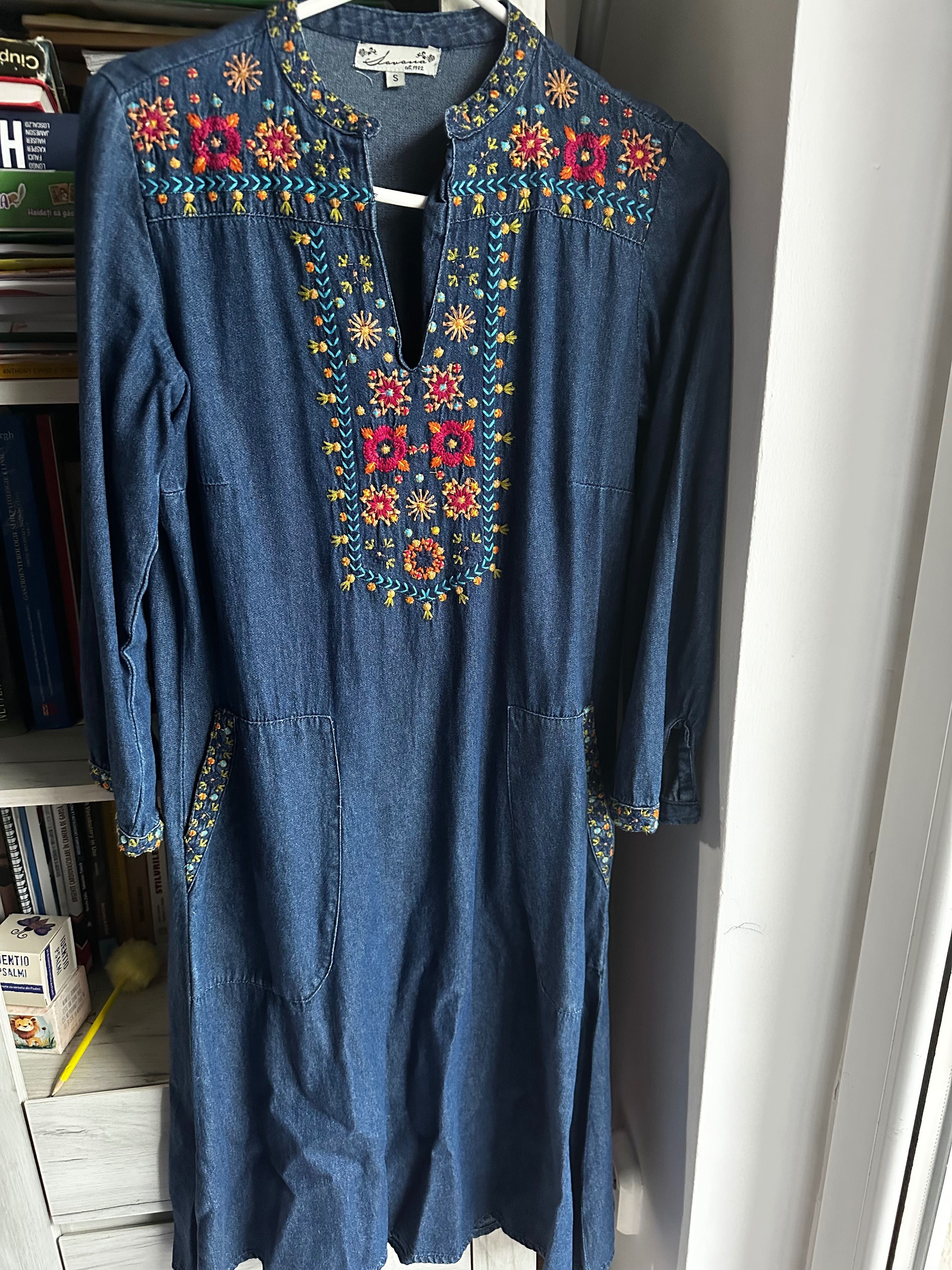 Rochie denim cu broderie S