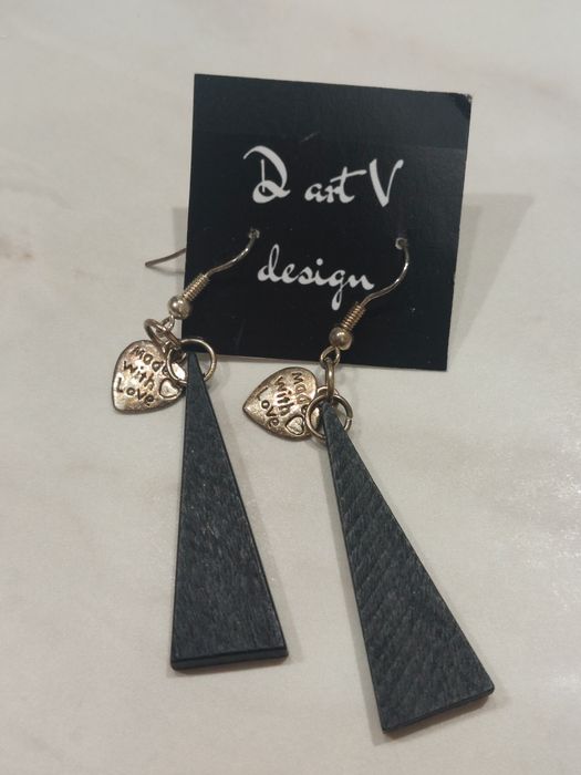 Обици. Всичко по 1 лев