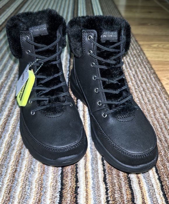 Vând ghete Skechers