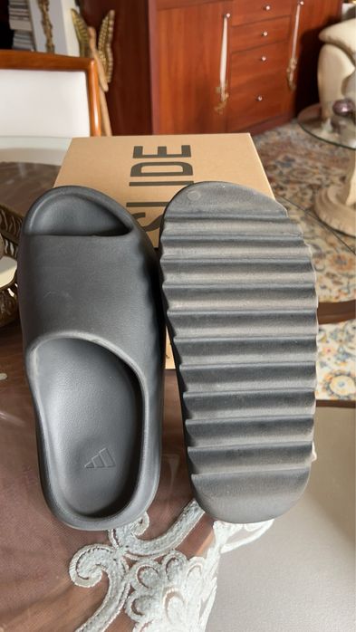 Yeezy Slide Onyx, Marime 43