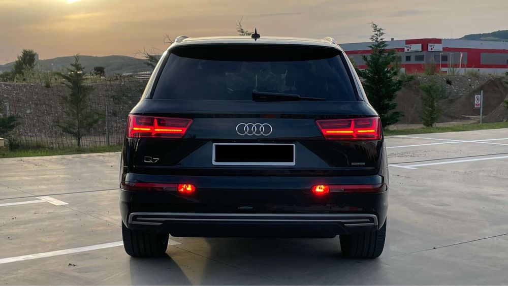 Vând sau schimb +/- Audi Q7 e-tron Plug-In Hybrid 3.0 TDI 2018